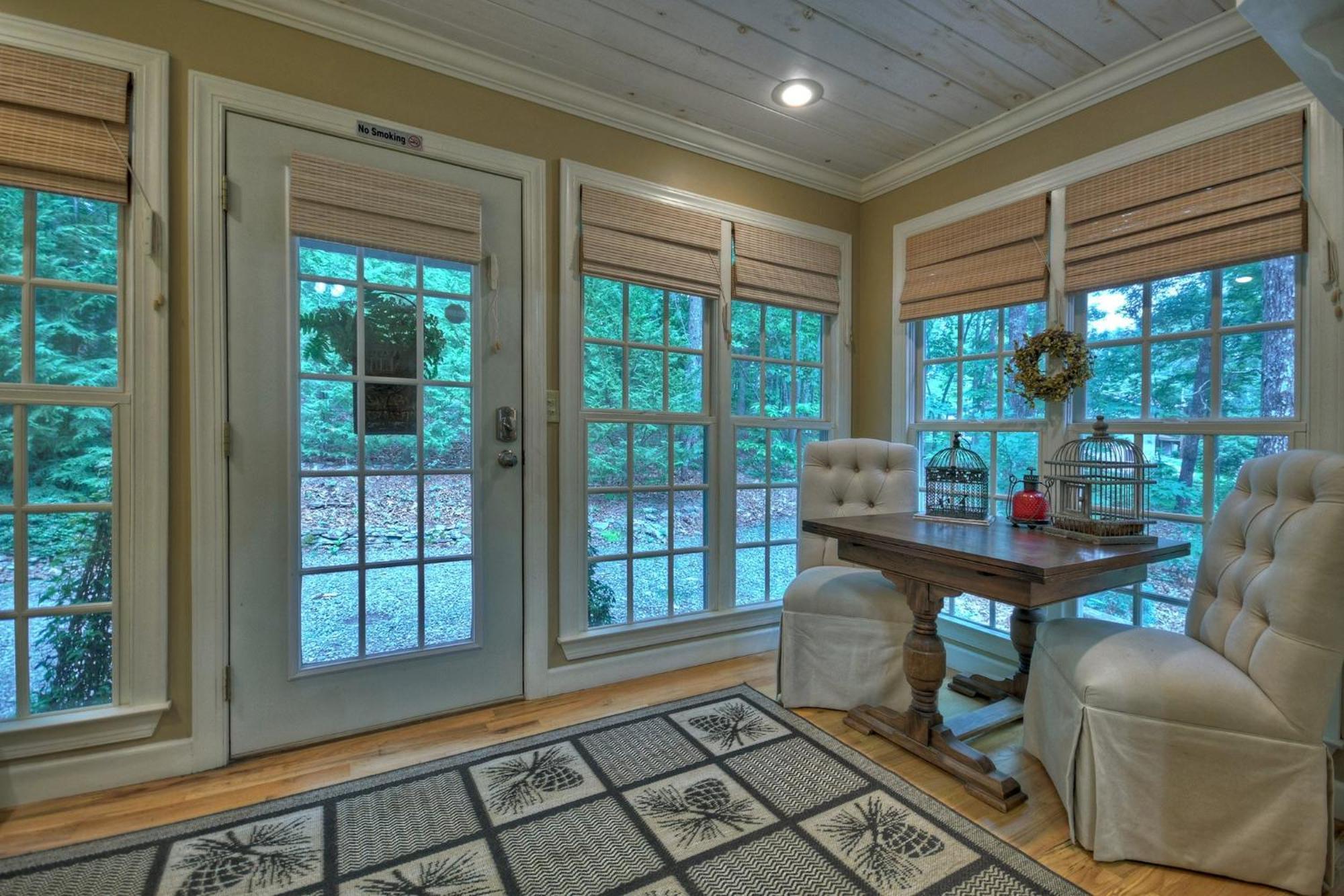 Southern Living Cottage Cozy Up By The Fire Relax On The Porch And Enjoy Peaceful Surroundings Blue Ridge Eksteriør billede