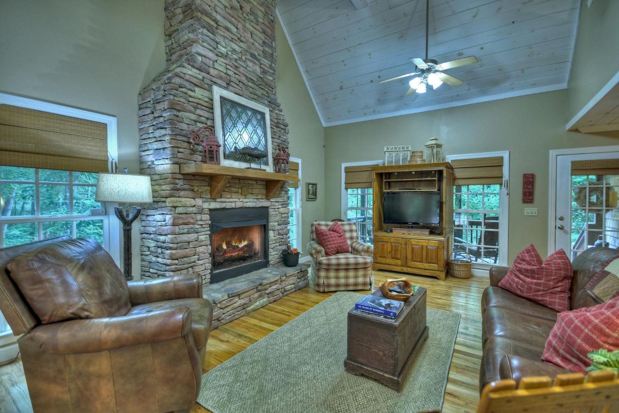 Southern Living Cottage Cozy Up By The Fire Relax On The Porch And Enjoy Peaceful Surroundings Blue Ridge Eksteriør billede
