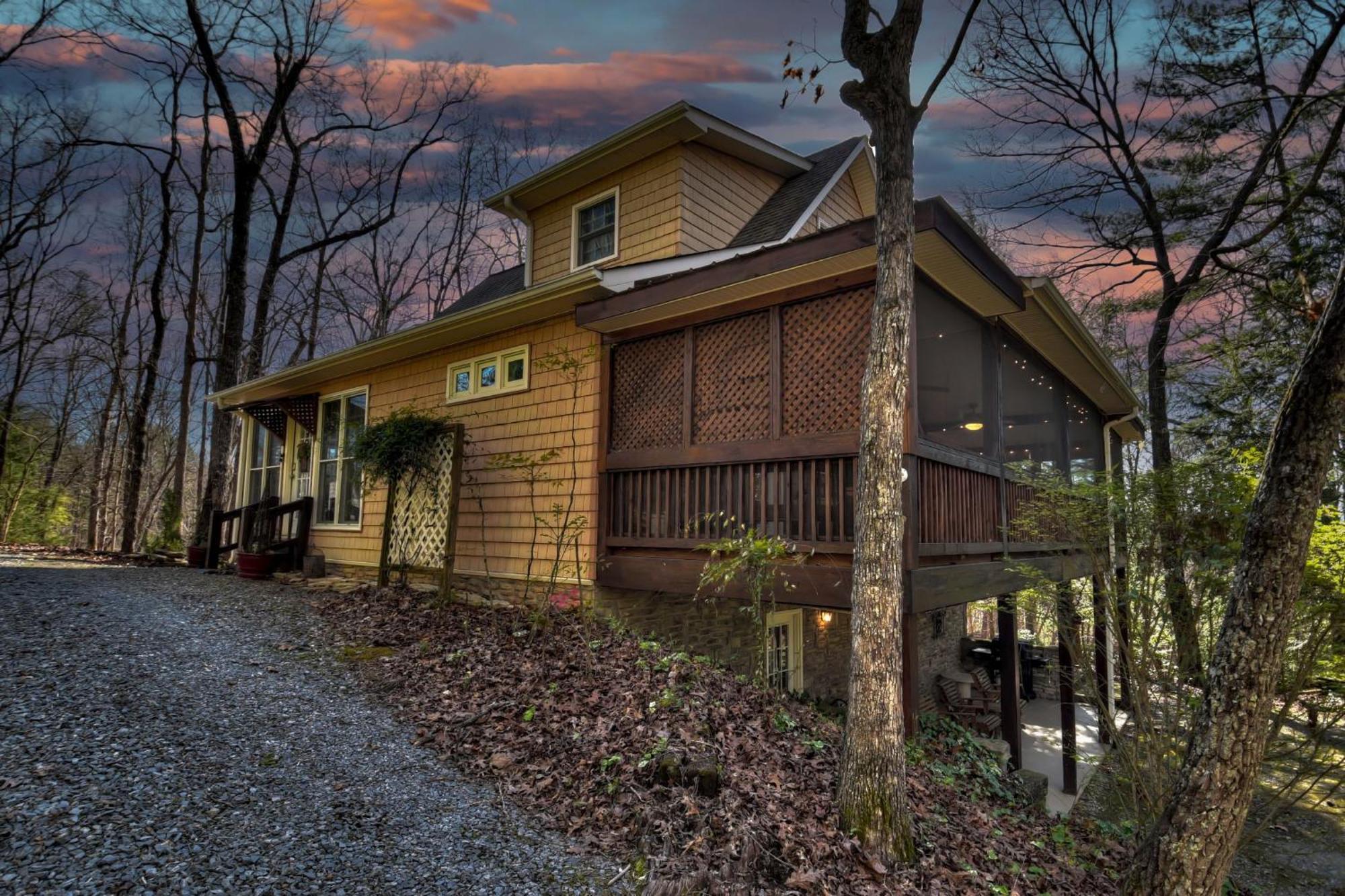 Southern Living Cottage Cozy Up By The Fire Relax On The Porch And Enjoy Peaceful Surroundings Blue Ridge Eksteriør billede